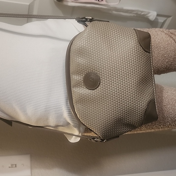 Vintage 80s LIZ CLAIBORNE Crossbody Purse Handbag Small Square Leather Taupe Tan - Picture 1 of 7